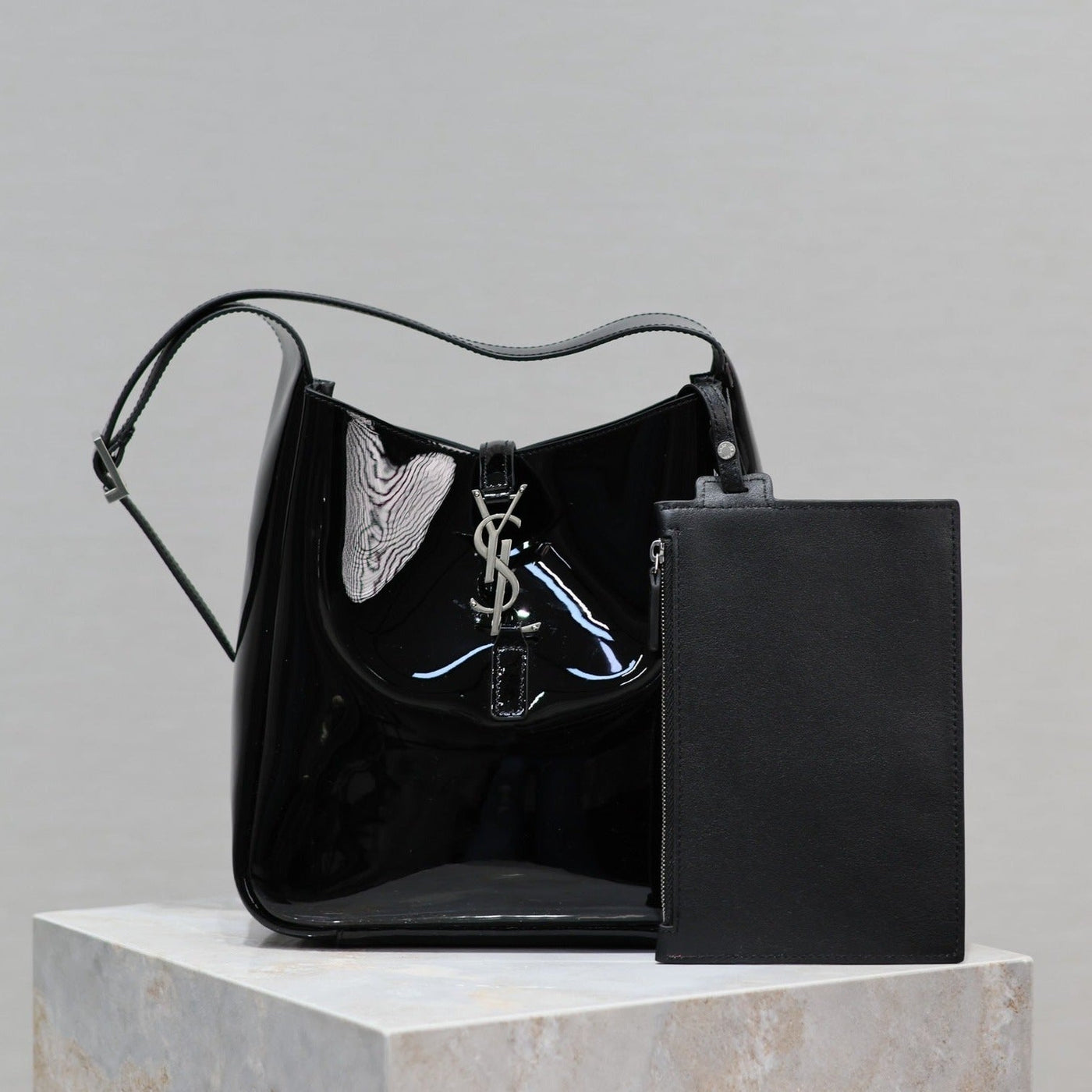 le 5a7 small 23cm black patent calfskin | Studio Nafay