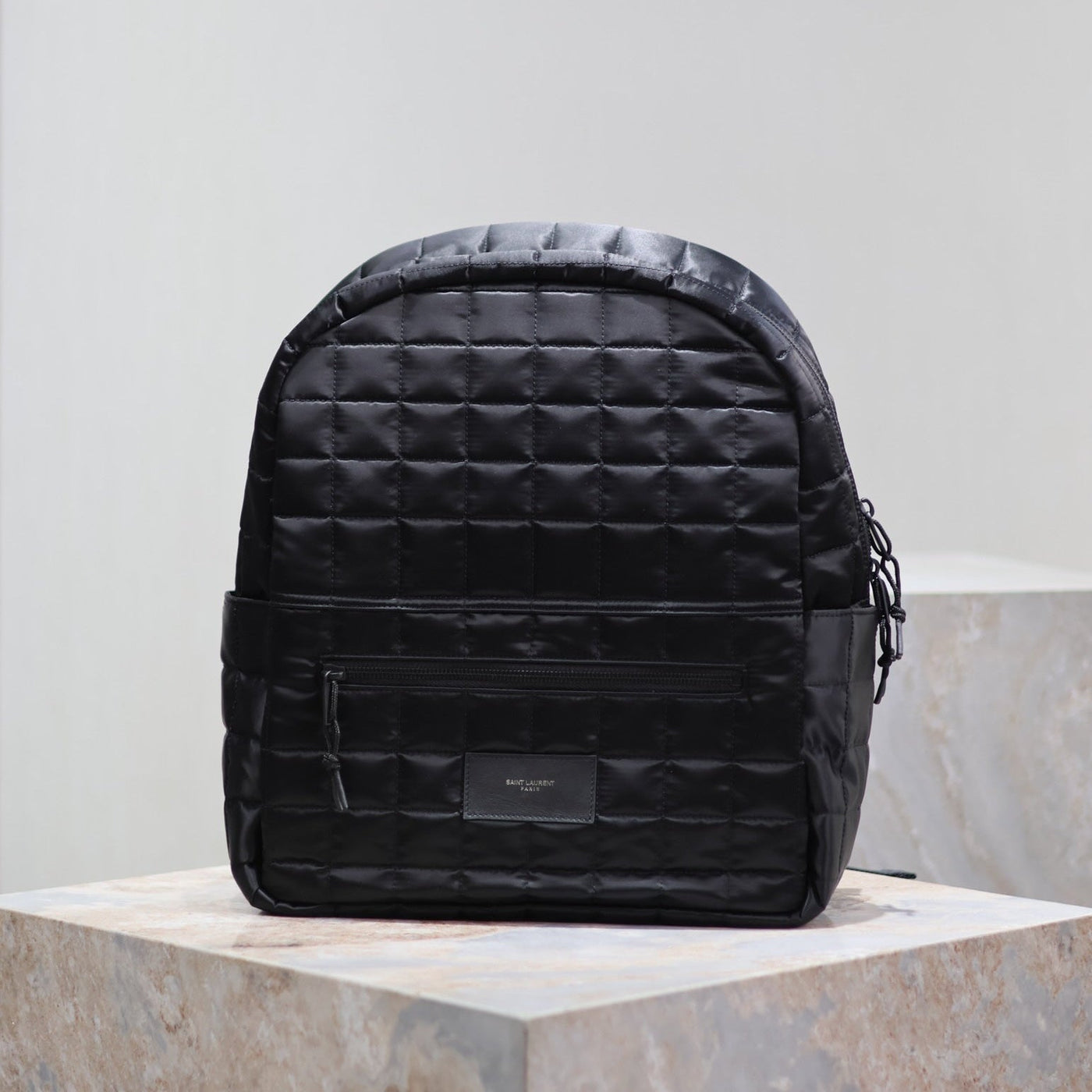 BACKPACK 37 IN BLACK PLAID NYLON | Studio Nafay
