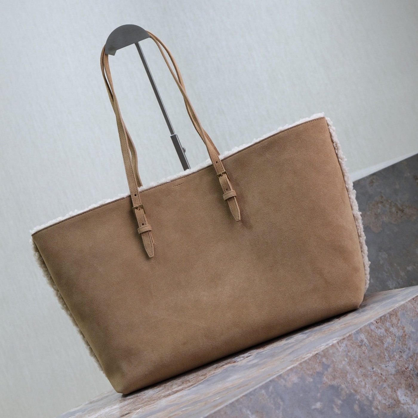 SHOPPING TOTE BAG 38 IN TAN BROWN SUEDE AND WHITE SHEARLING TRIM | Studio Nafay