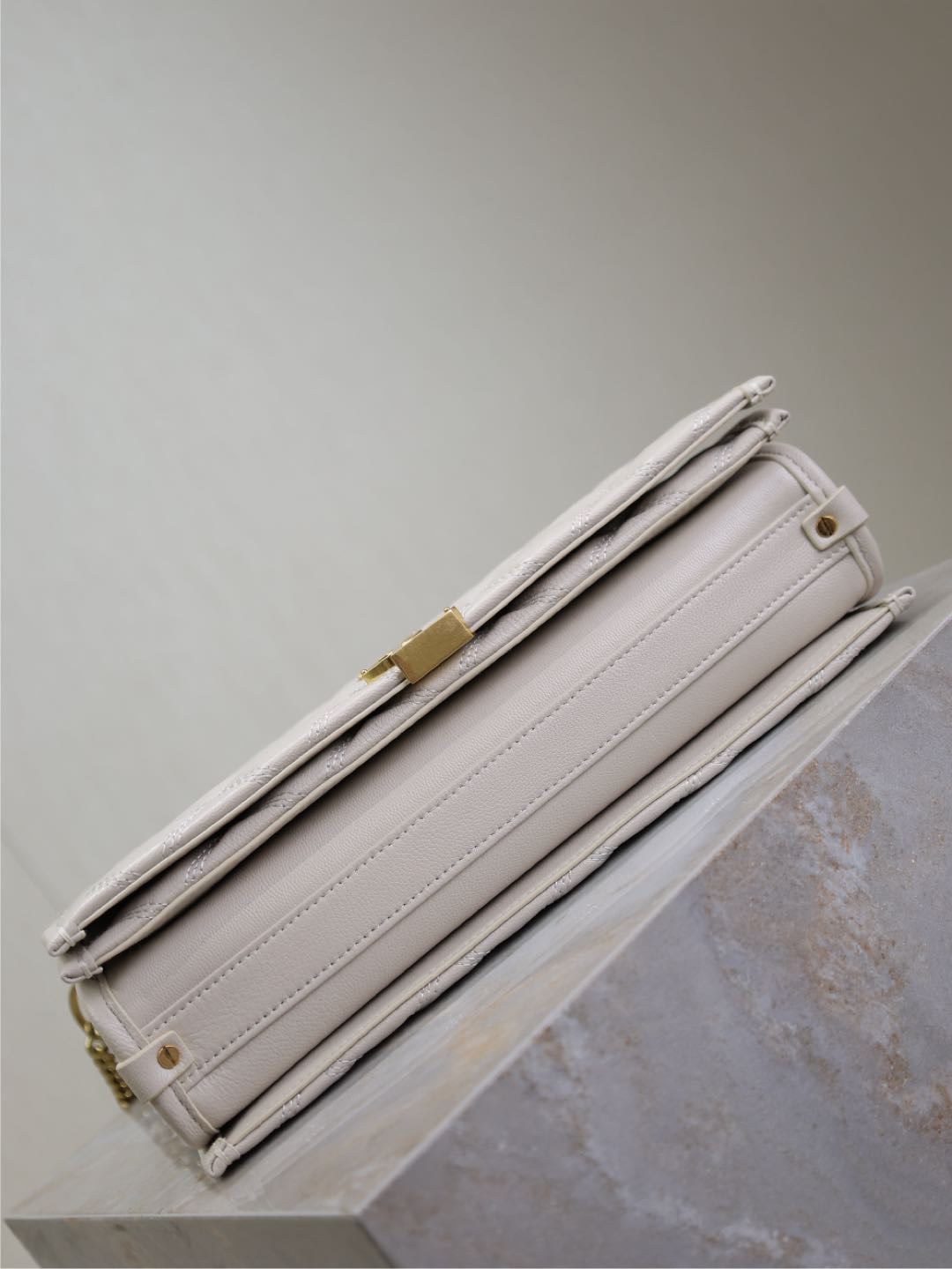 BECKY 26 IN WHITE QUILTED LAMBSKIN GOLD HARDWARE - Product Image 5