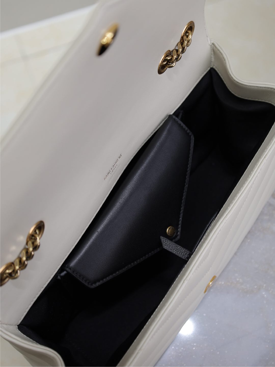 LOULOU MEDIUM 29 IN WHITE SHEEPSKIN GOLD HARDWARE - Product Image 5