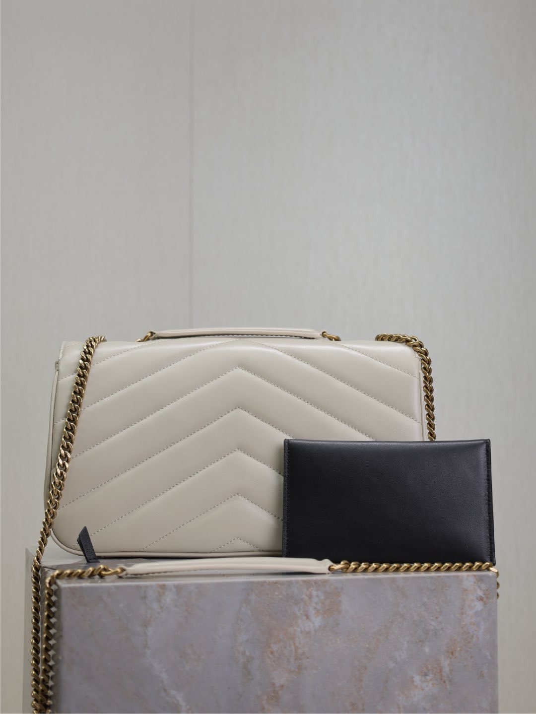LOULOU MEDIUM 29 IN WHITE SHEEPSKIN GOLD HARDWARE - Product Image 6