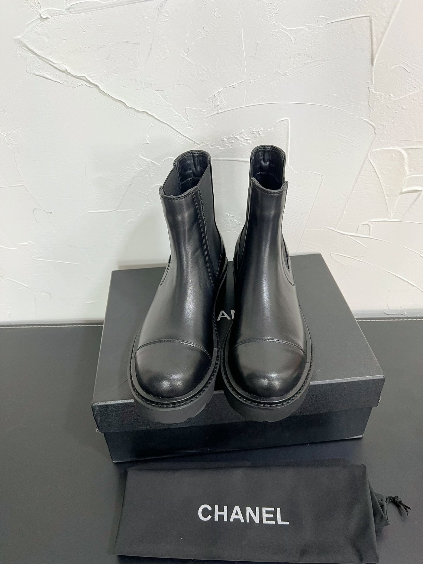 CC Chelsea Ankle Boots In Black Cowhide 949682 - Product Image 3