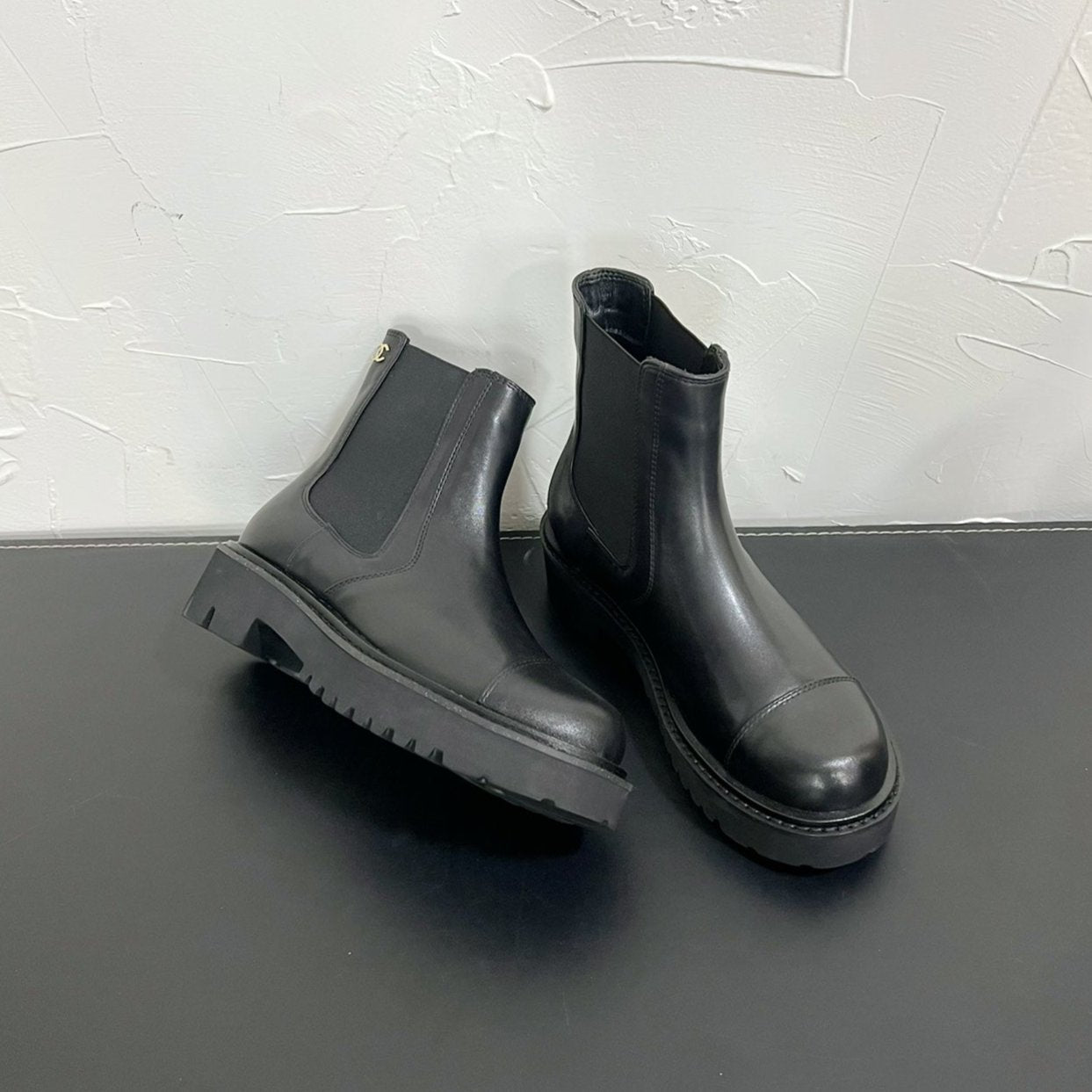 CC Chelsea Ankle Boots In Black Cowhide 949682 | Studio Nafay