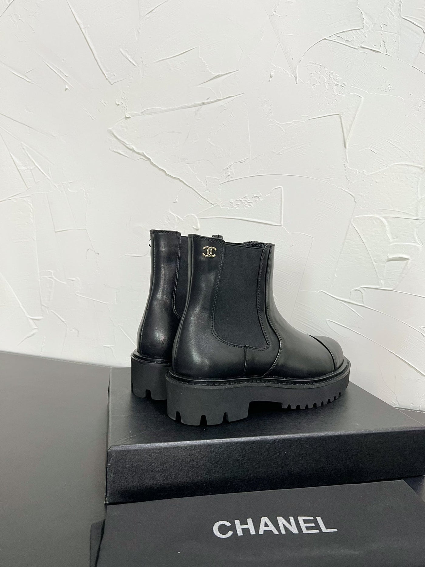 CC Chelsea Ankle Boots In Black Cowhide 949682 - Product Image 7