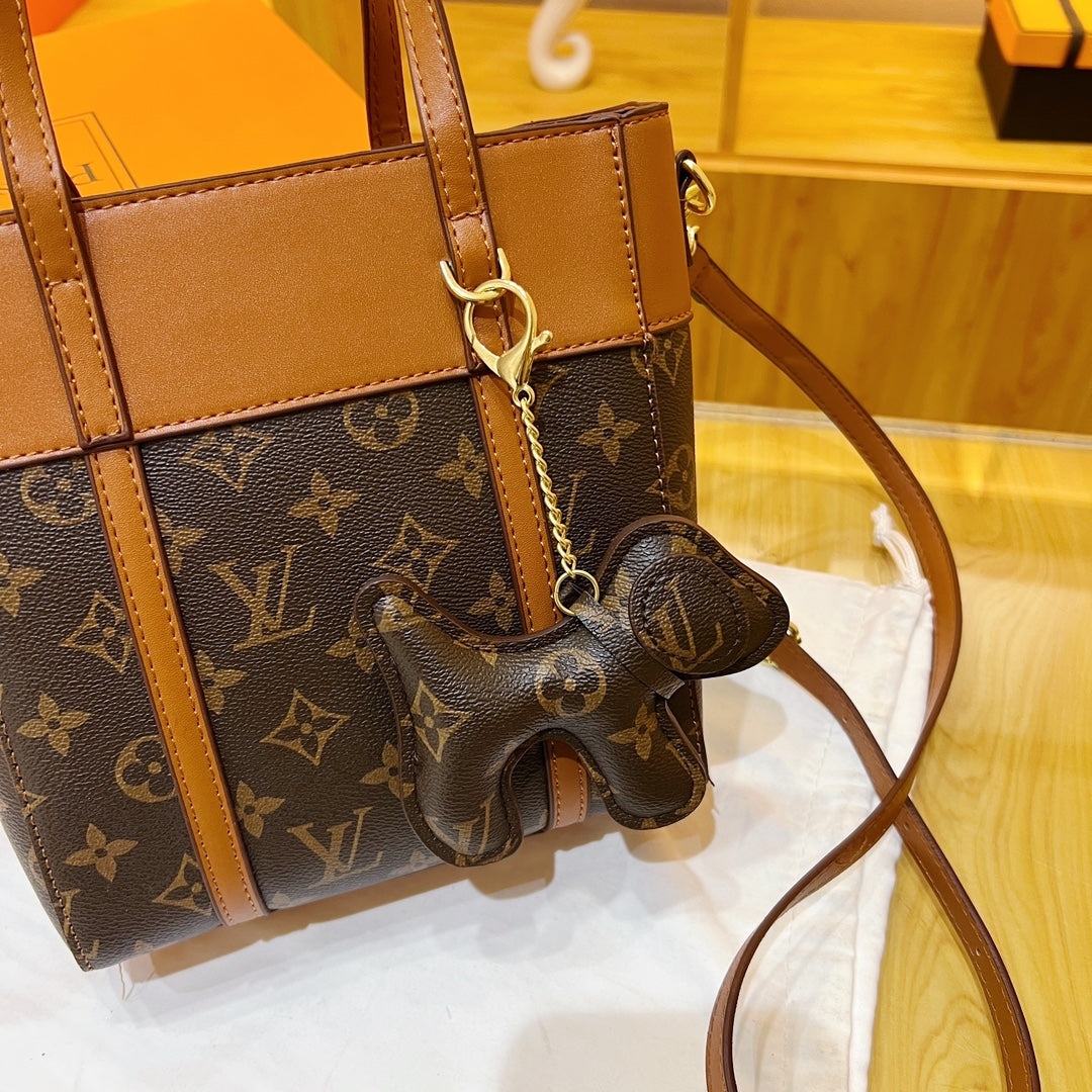 Louis Vuitton ( Christian dior, MCM, Coach, Gucci ) handbags
